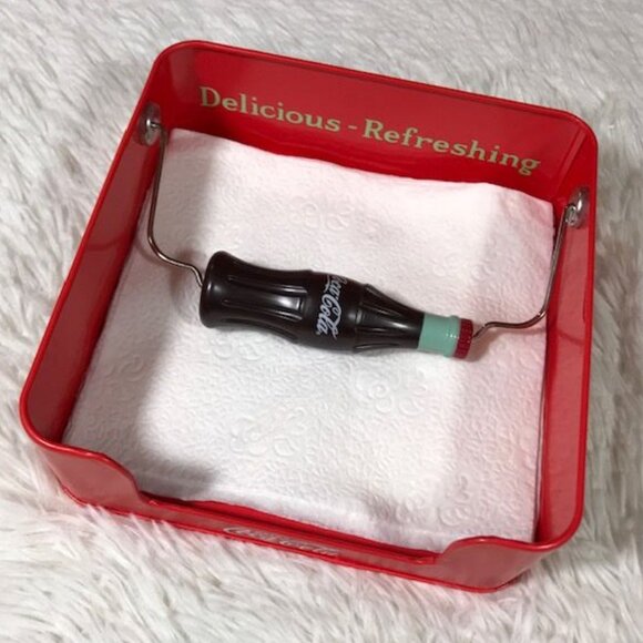 Vintage Coca-Cola 'Delicious-Refreshing Drink Coca-Cola' Napkin Holder - Picture 3 of 9